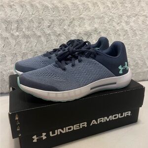 NWT Navy Blue and Teal Under Armor Girls Sneaker